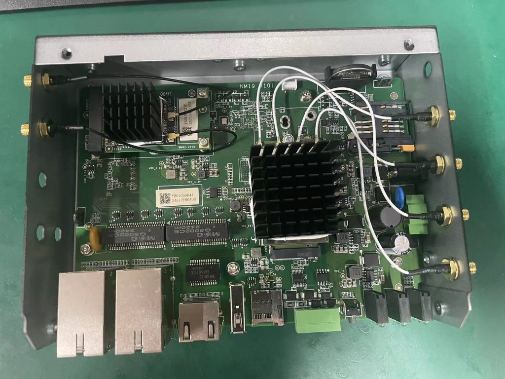 the internal structure of 4g industrial routers